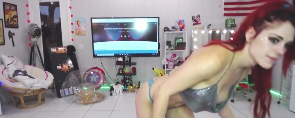 MissMolly video thumbnail