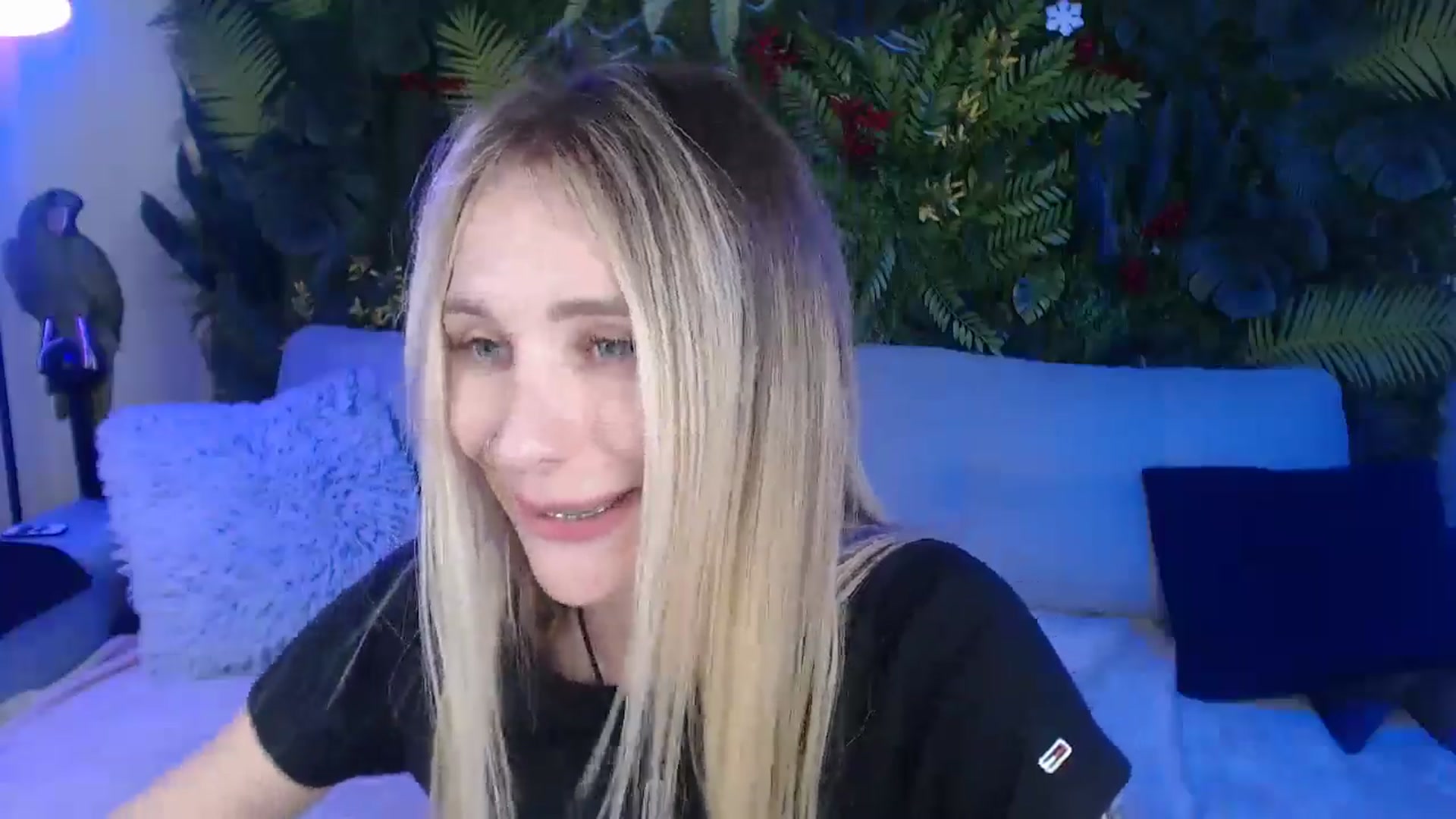 Horny_Blond video thumbnail