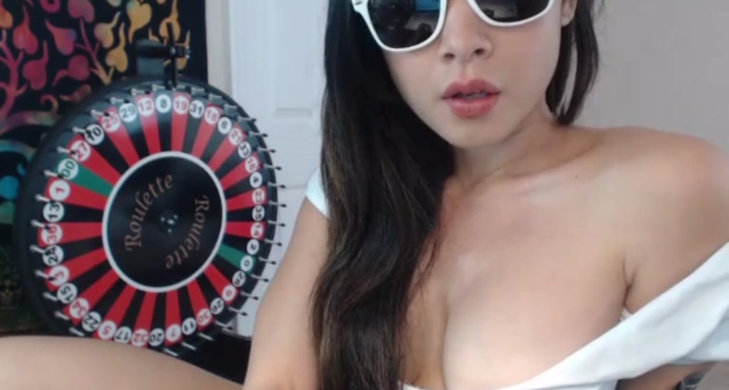 Downloads video thumbnail