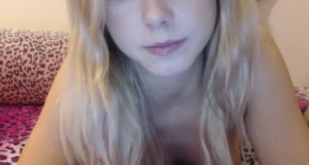 MiniMariah video thumbnail