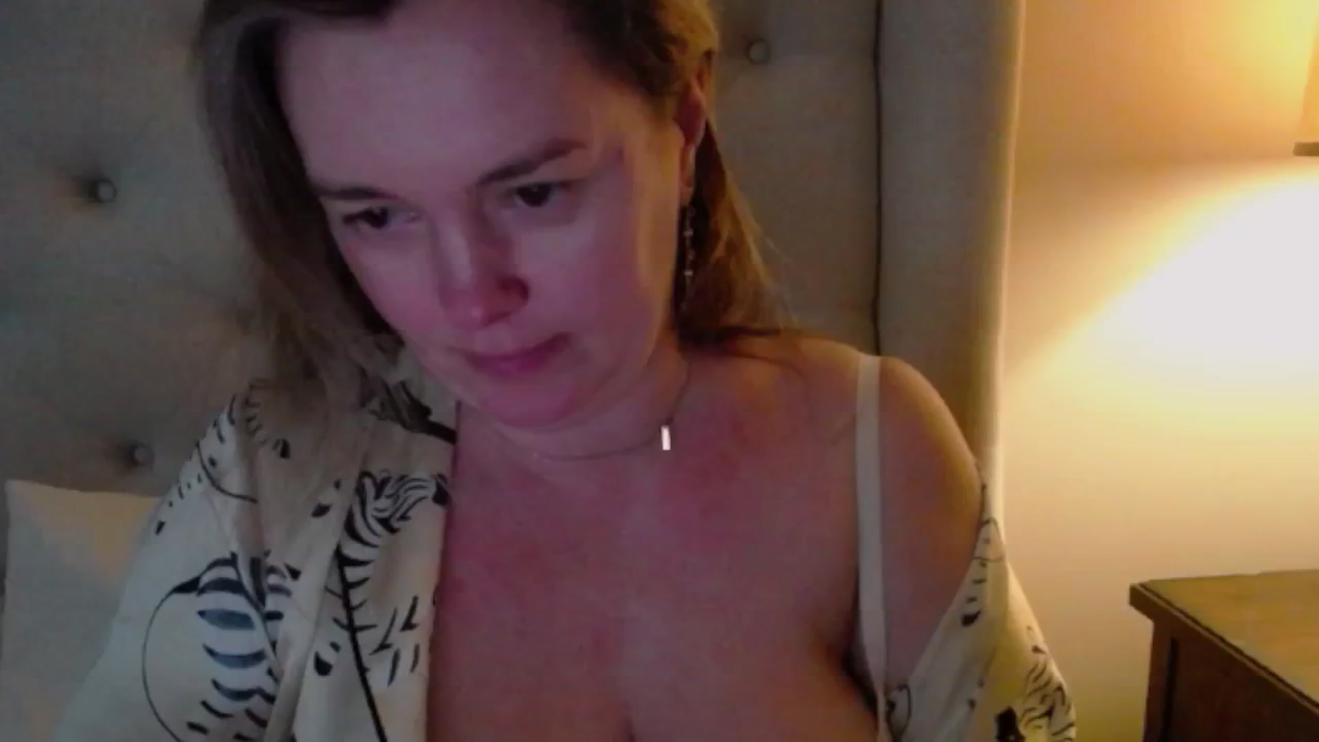 J0llye video thumbnail