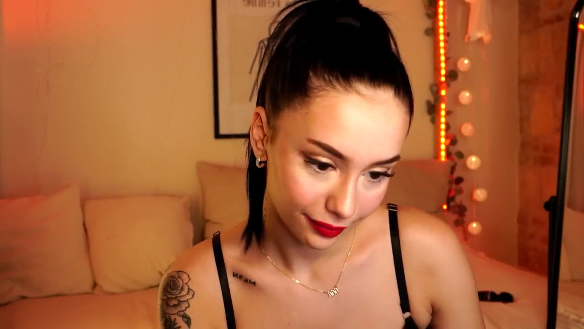 Naomii18 video thumbnail