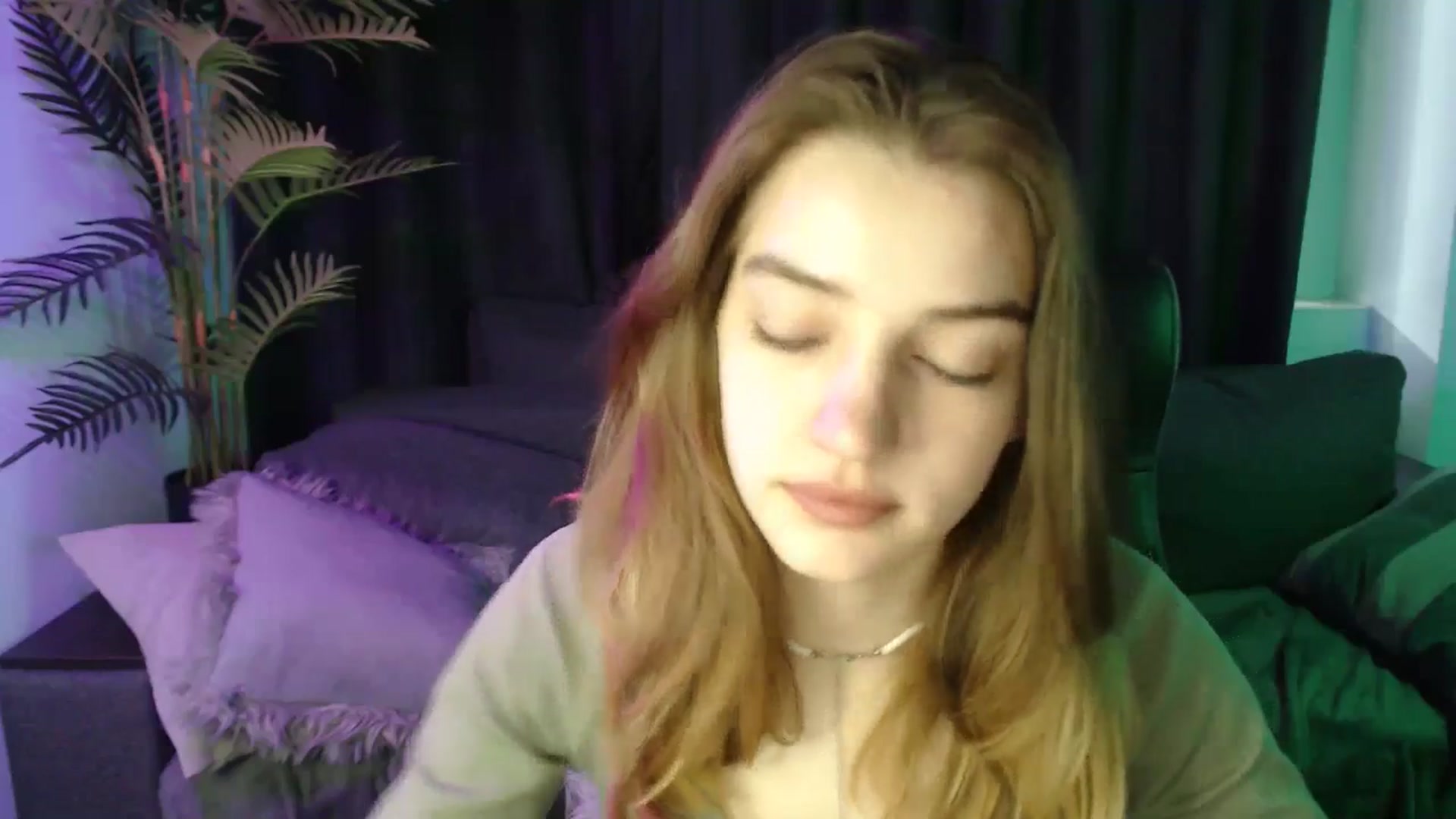 LaraMinx video thumbnail