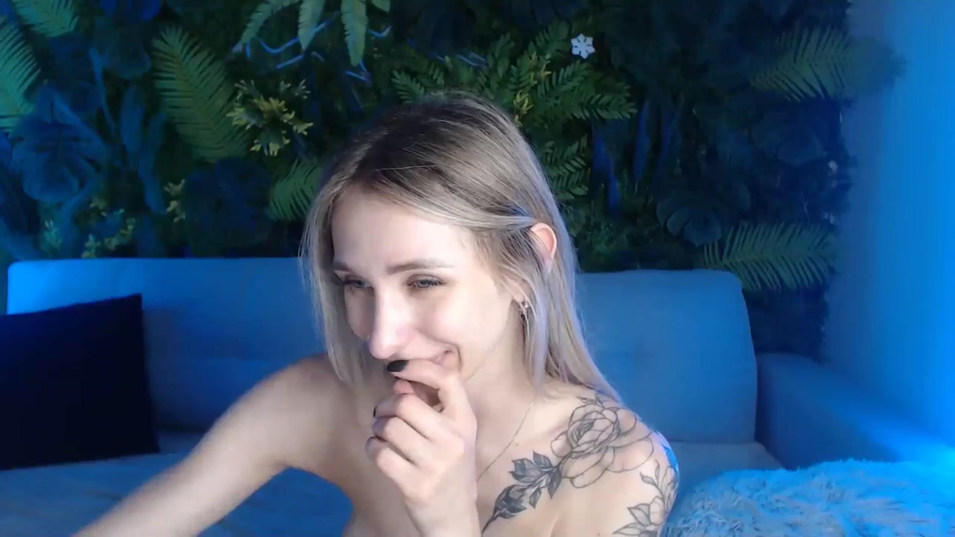 Horny_Blond video thumbnail