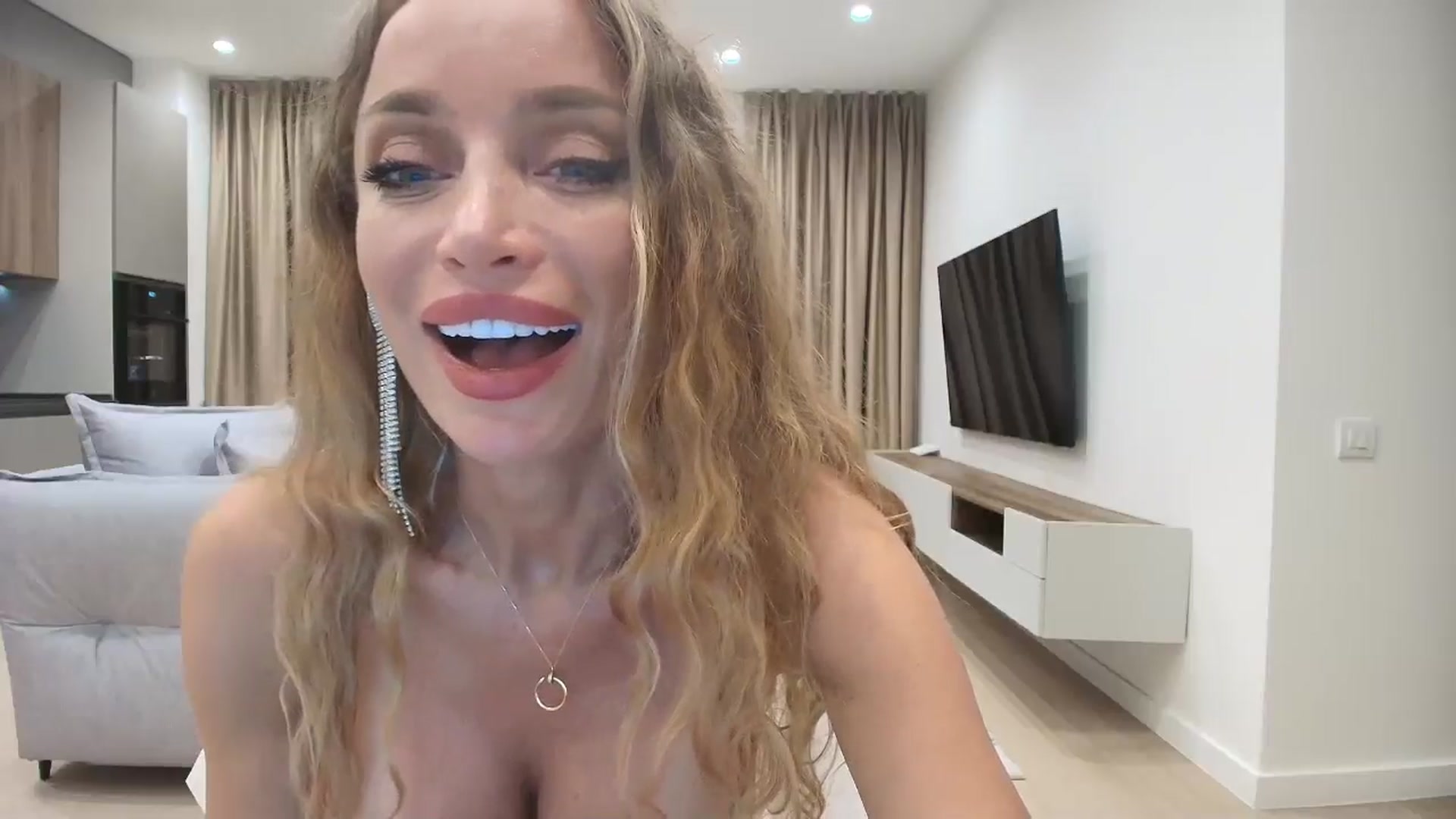 Anayys video thumbnail