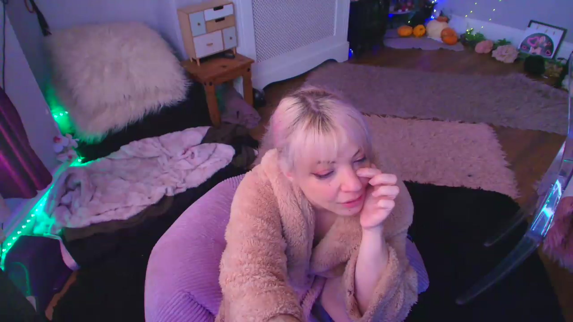 LunaWolfie video thumbnail