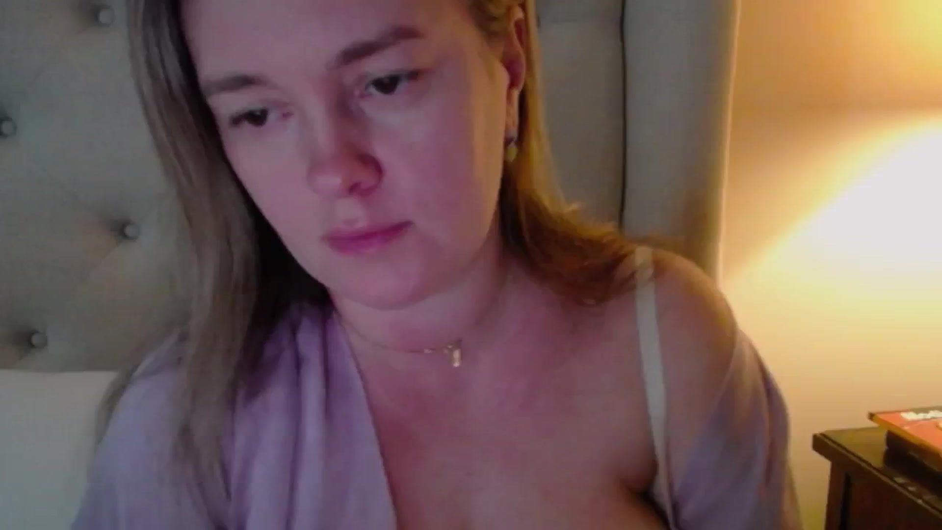 J0llye video thumbnail