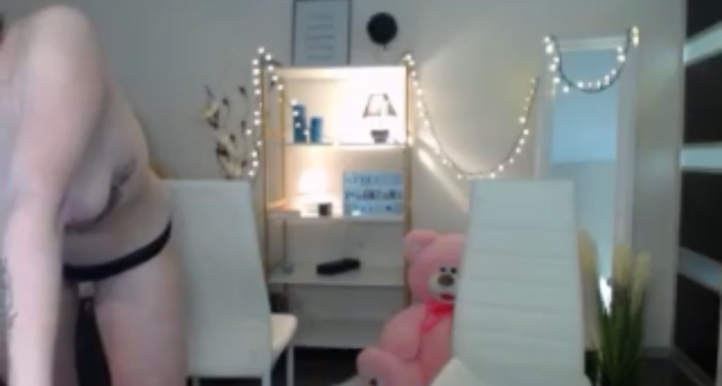 Good2Kisss video thumbnail