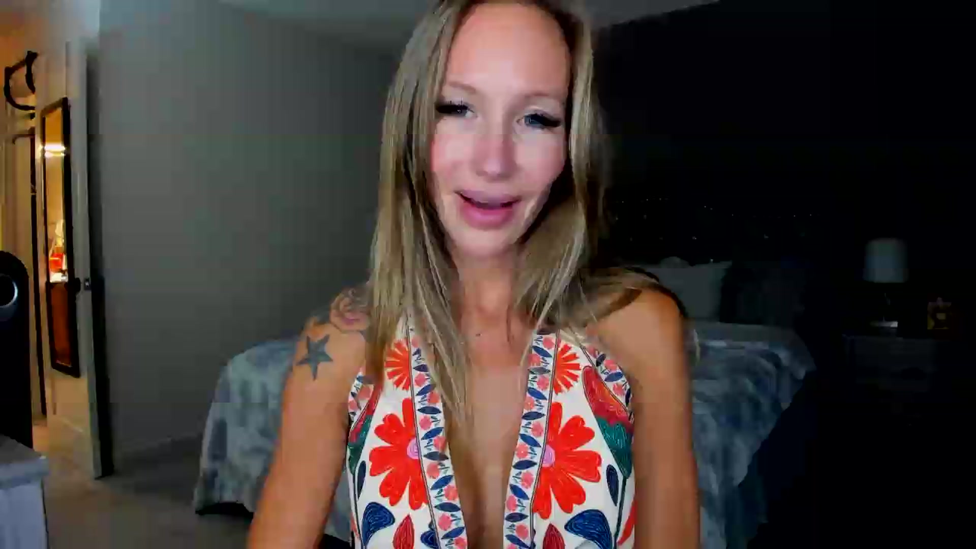 Candice_Cayne video thumbnail