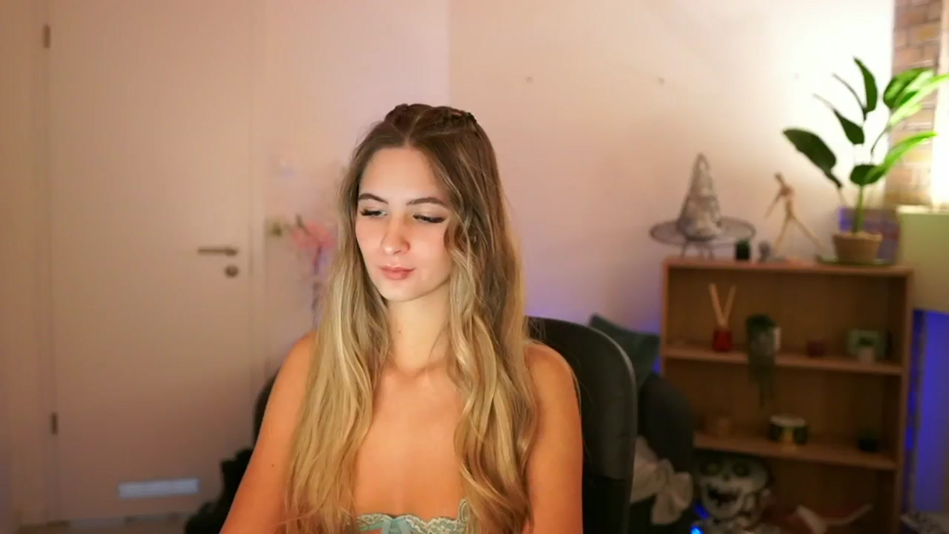 CuteGirl_18 video thumbnail