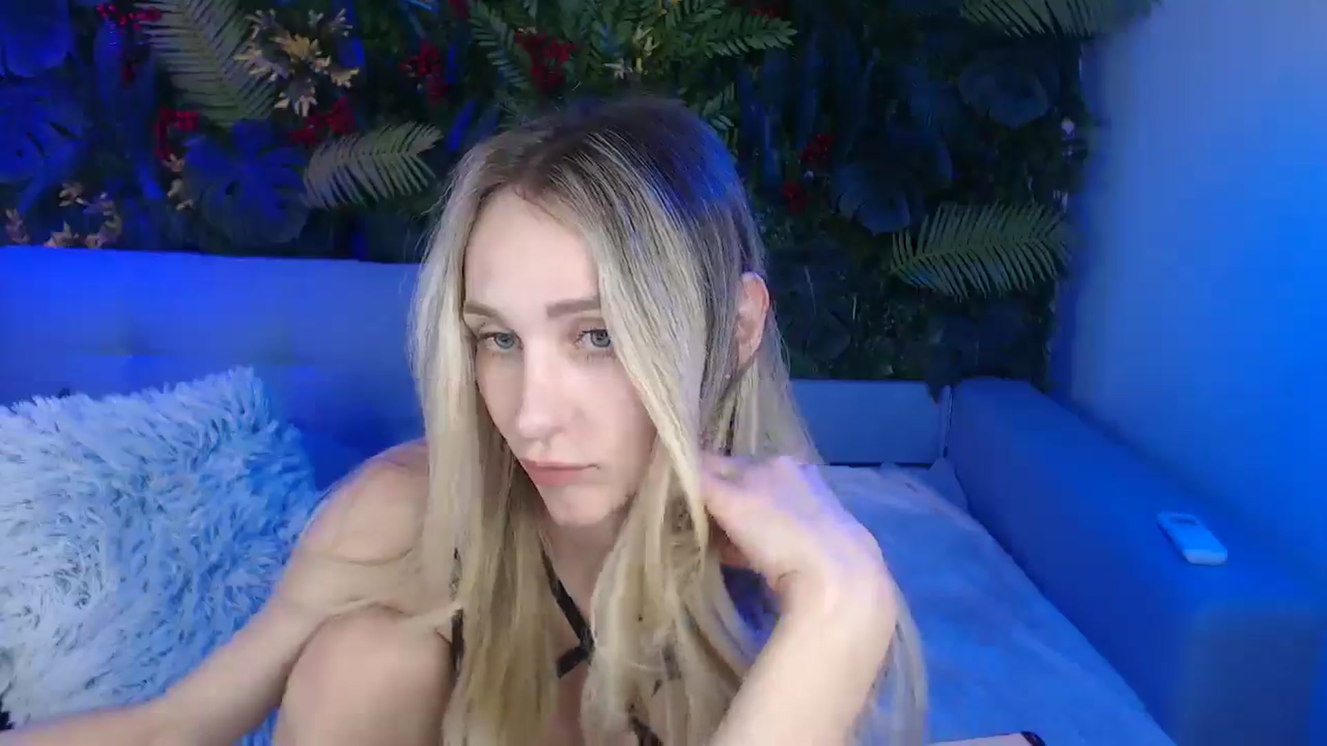 Horny_Blond video thumbnail