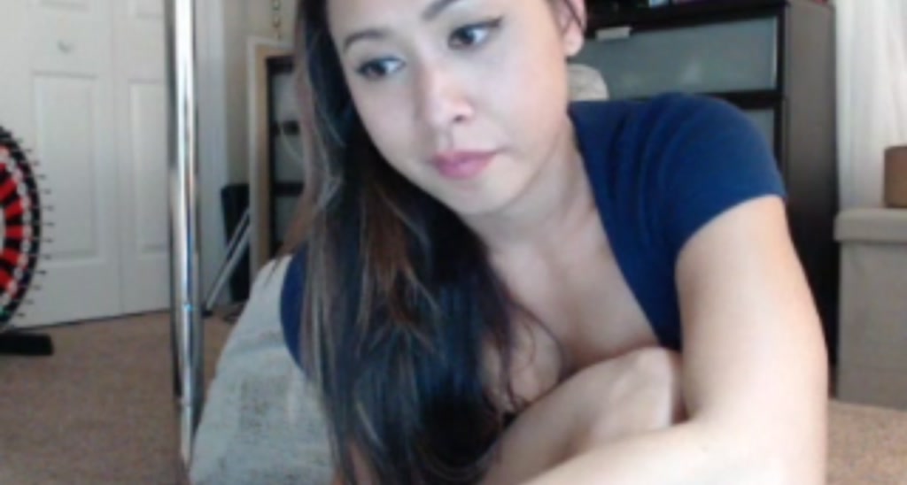Downloads video thumbnail