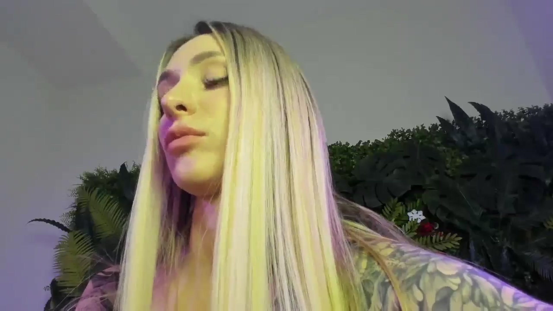 Horny_Blond video thumbnail