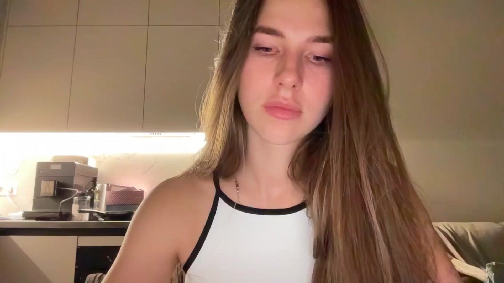 kissfreeze video thumbnail