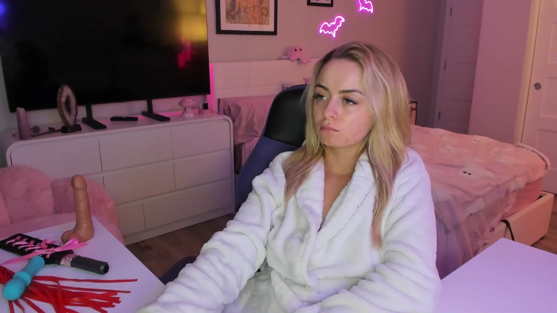 Keyana_Reeves video thumbnail