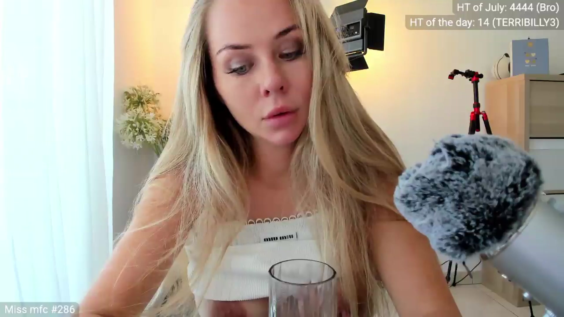 Linda_0nline video thumbnail