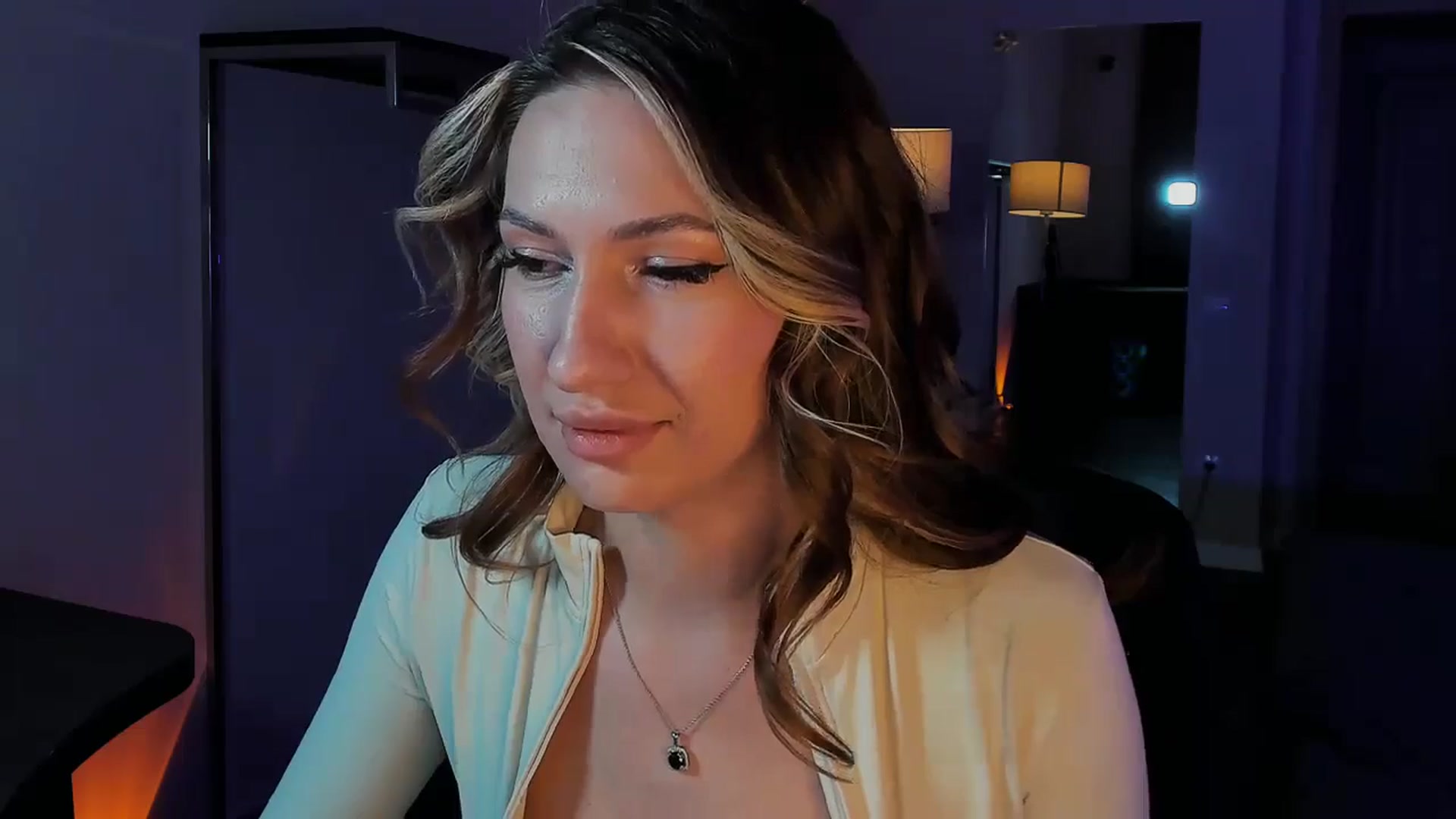 LovelyGin video thumbnail