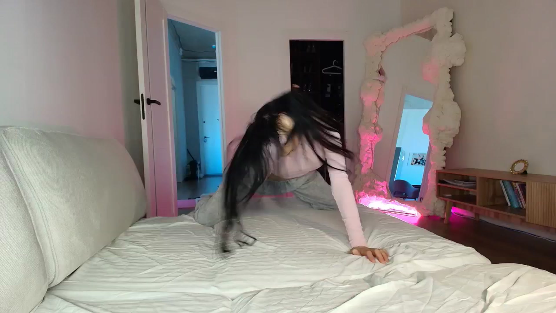 PEPE_QUEEN video thumbnail