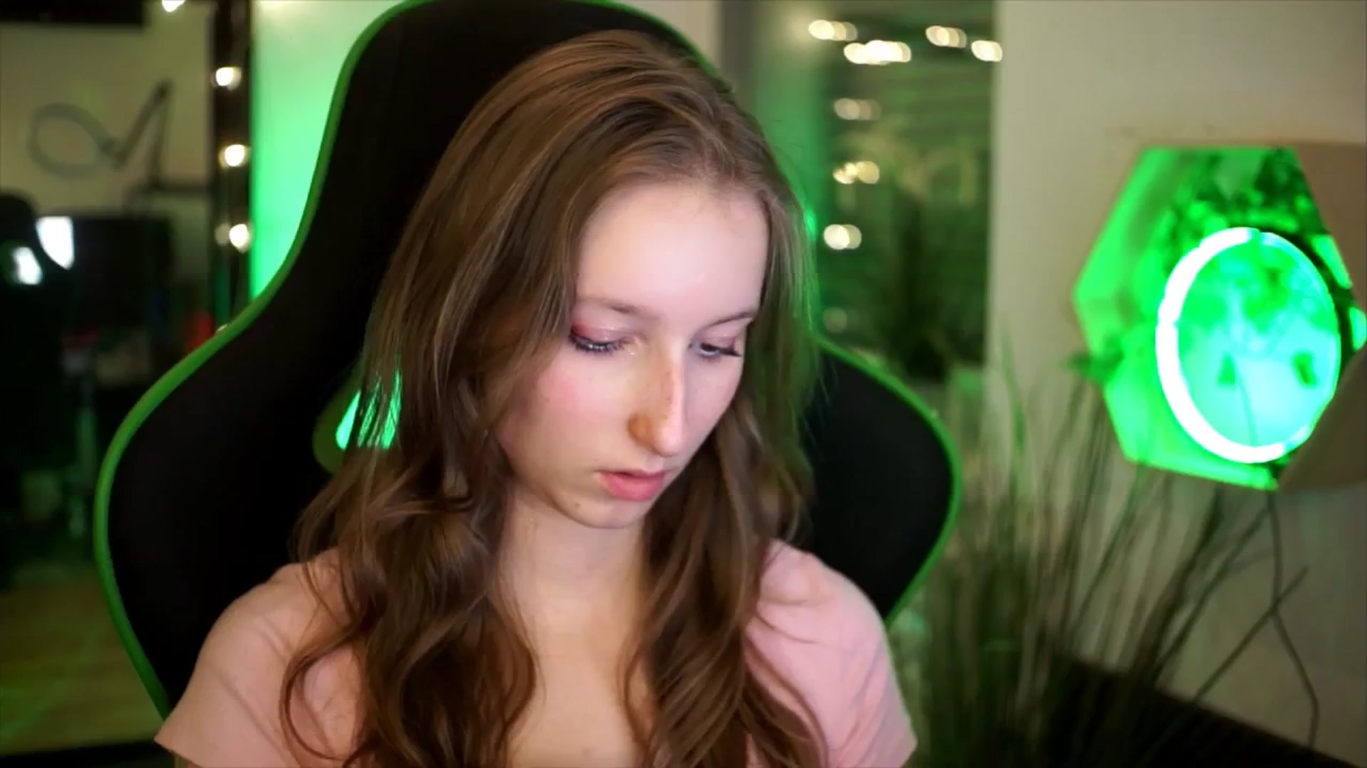 Kira9 video thumbnail