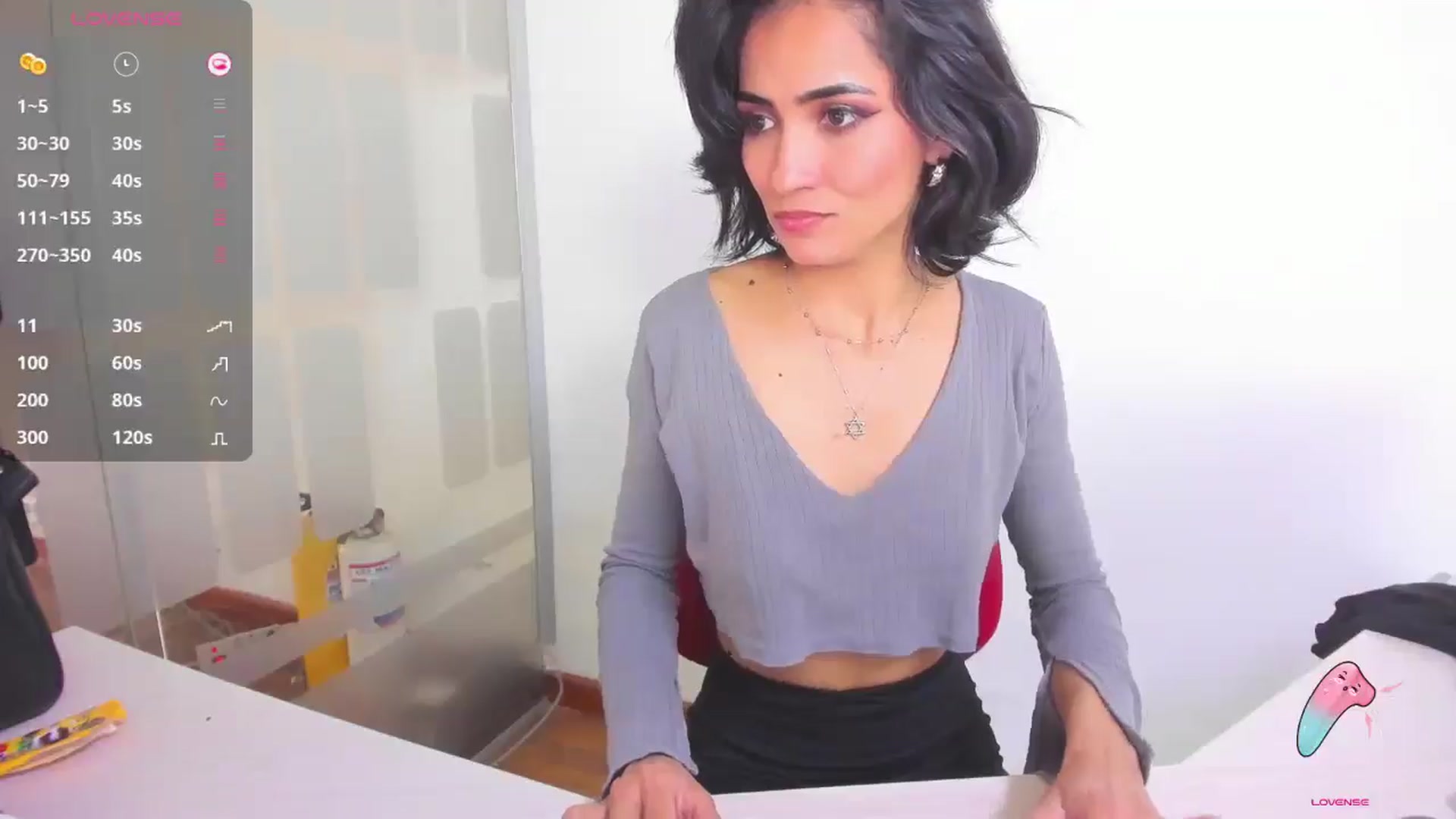 HannaClohes video thumbnail