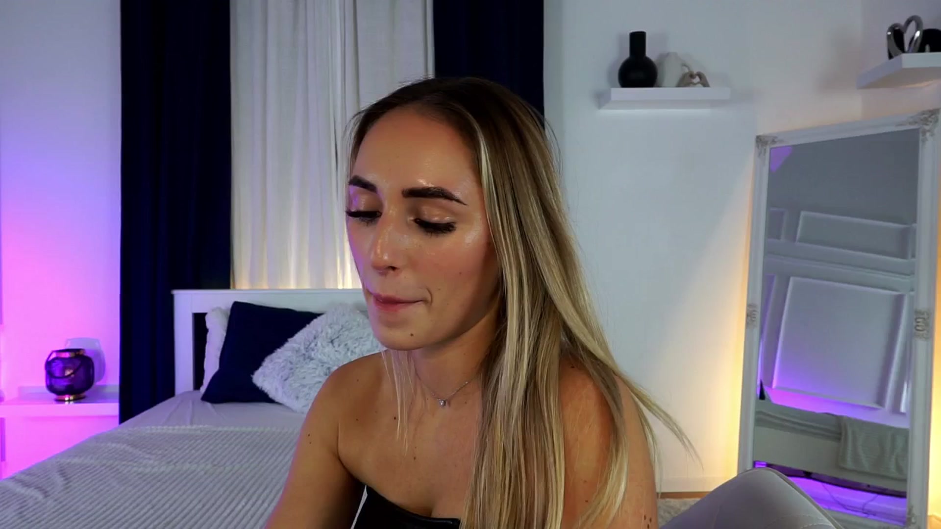 LenaaStar video thumbnail
