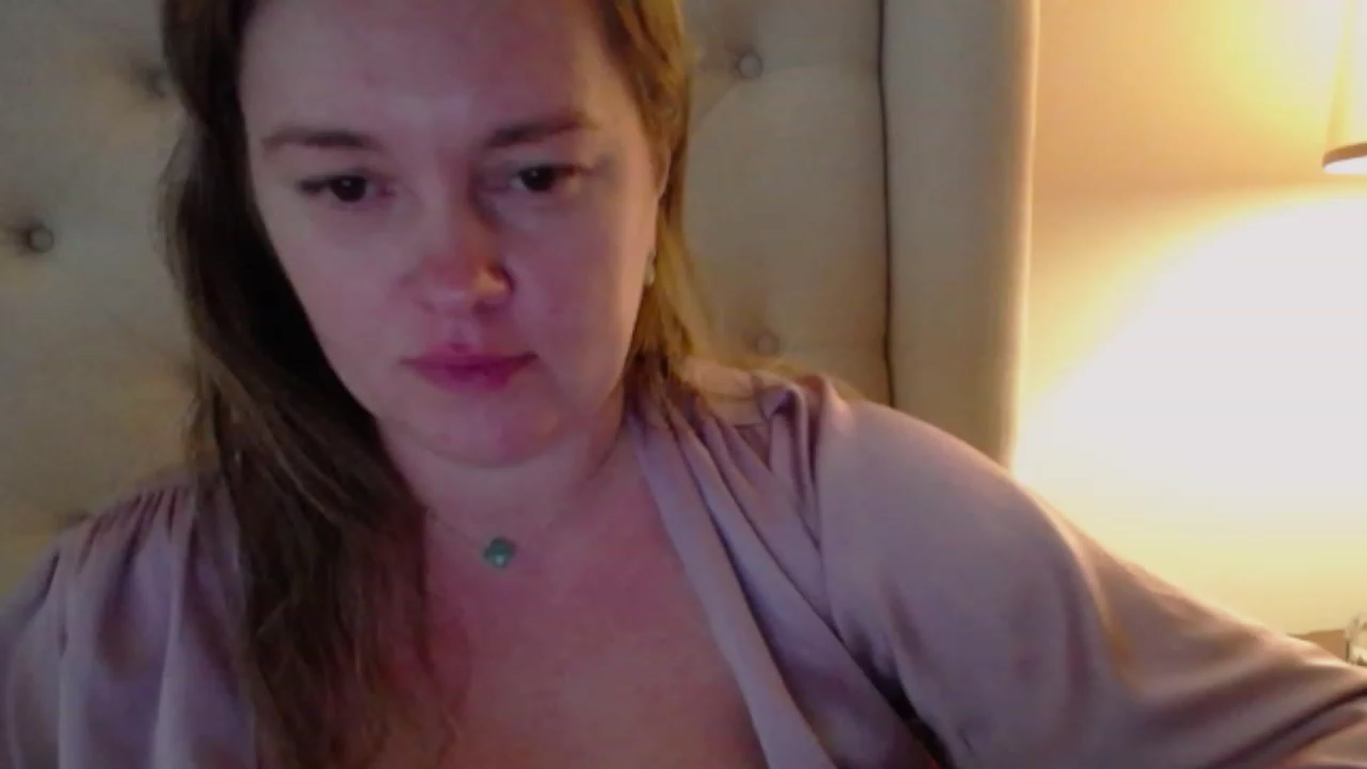 J0llye video thumbnail