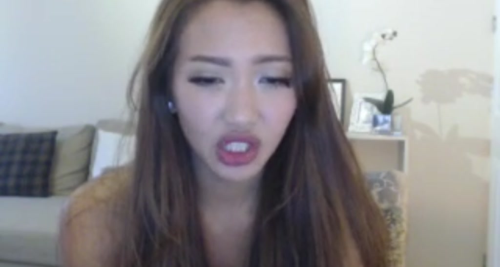 MissReinaT video thumbnail