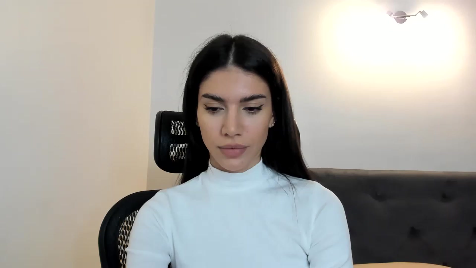 Bee_Bee video thumbnail