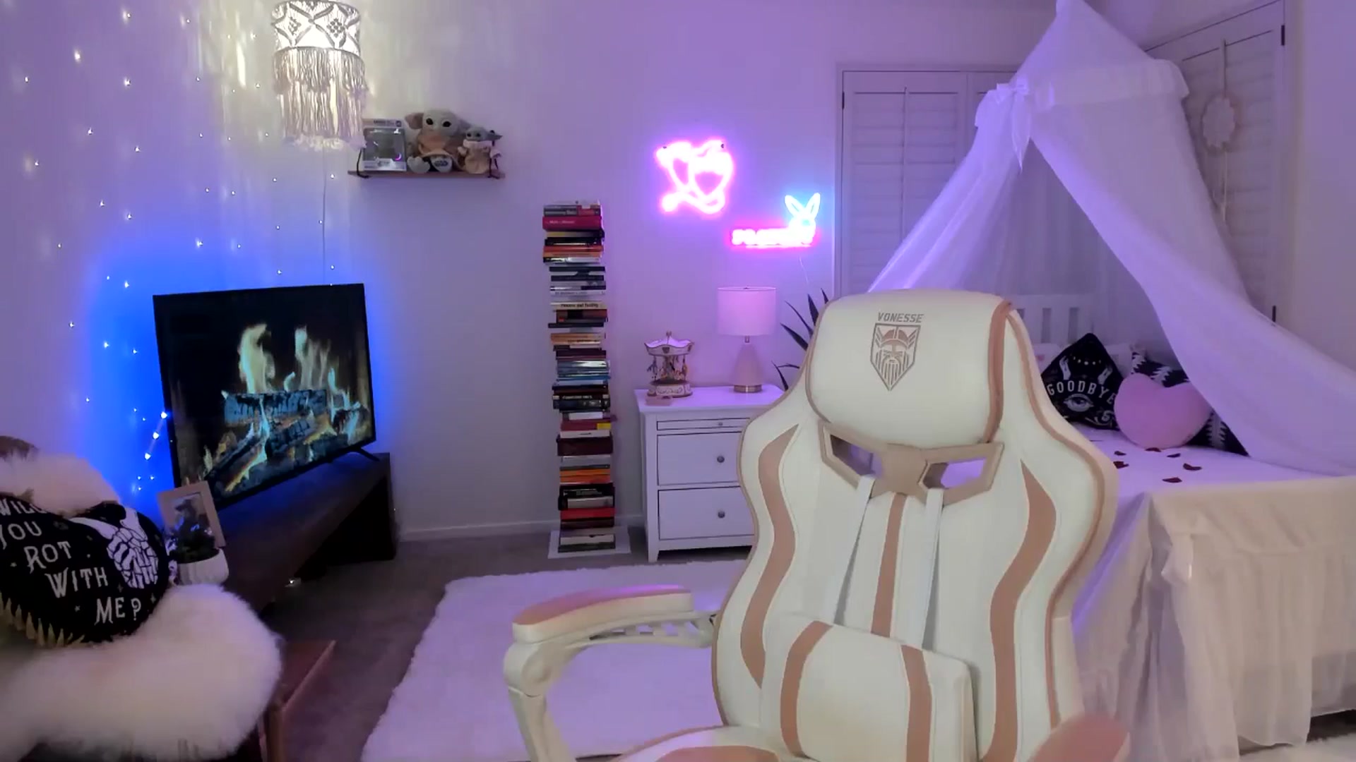 LillieQ video thumbnail