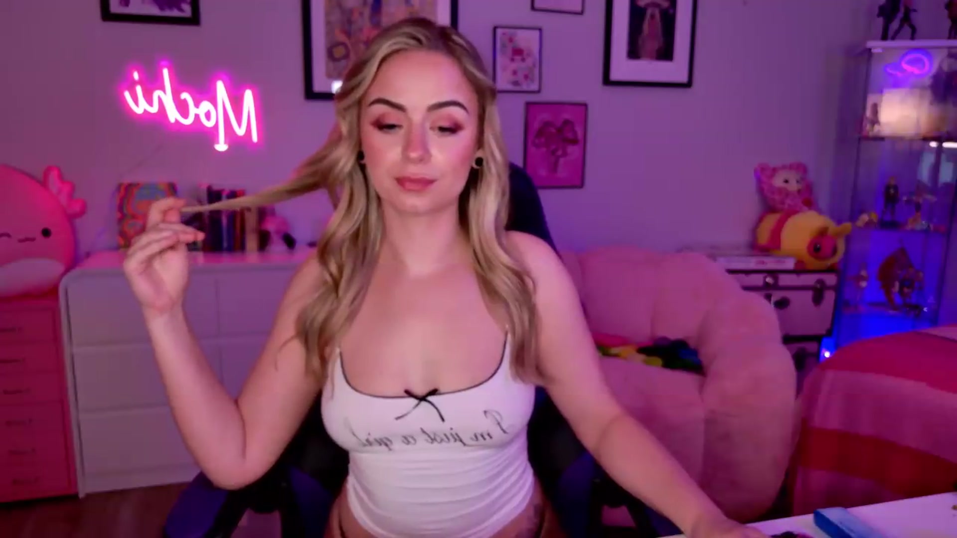 Keyana_Reeves video thumbnail