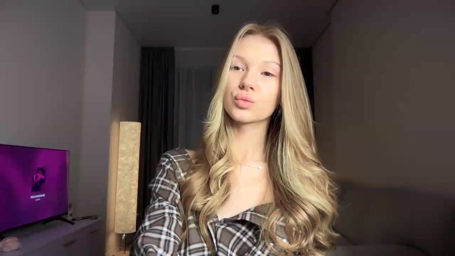CuteBlonde video thumbnail