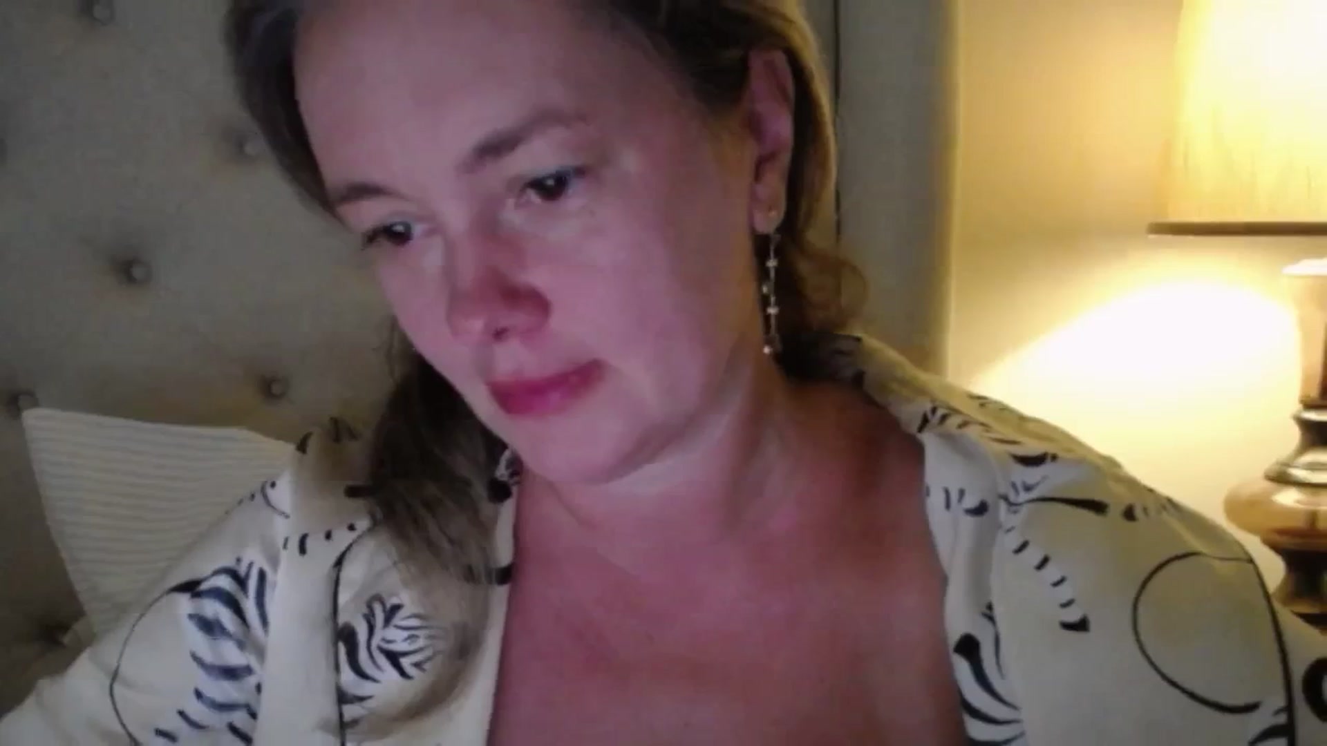 J0llye video thumbnail