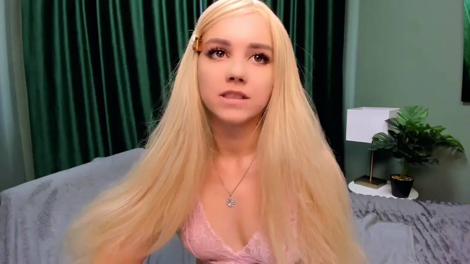 EsterCandy video thumbnail