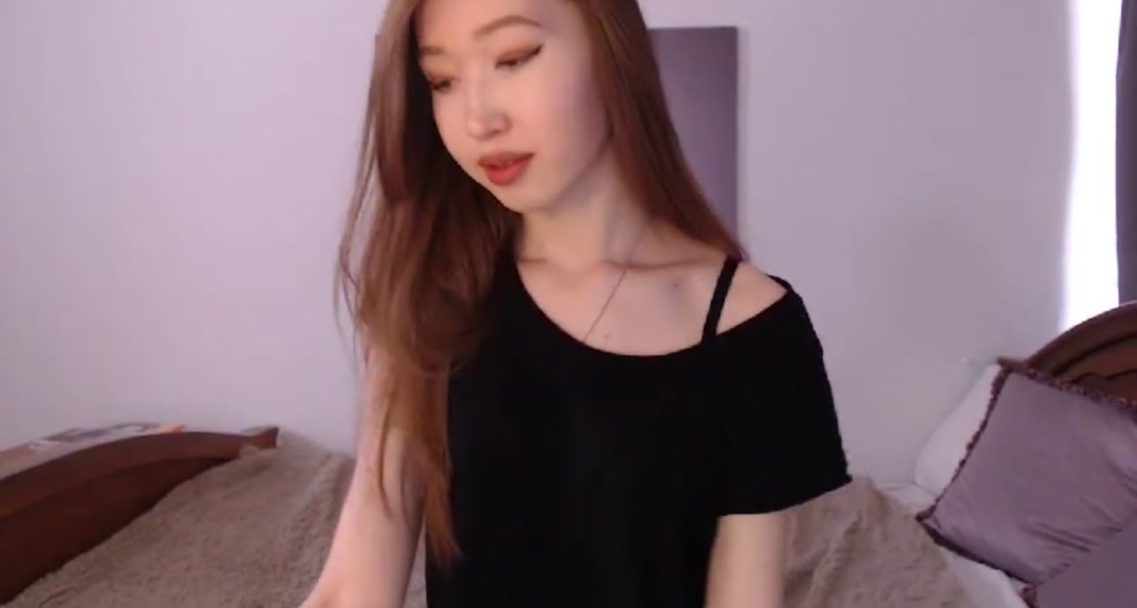 HoneySue video thumbnail