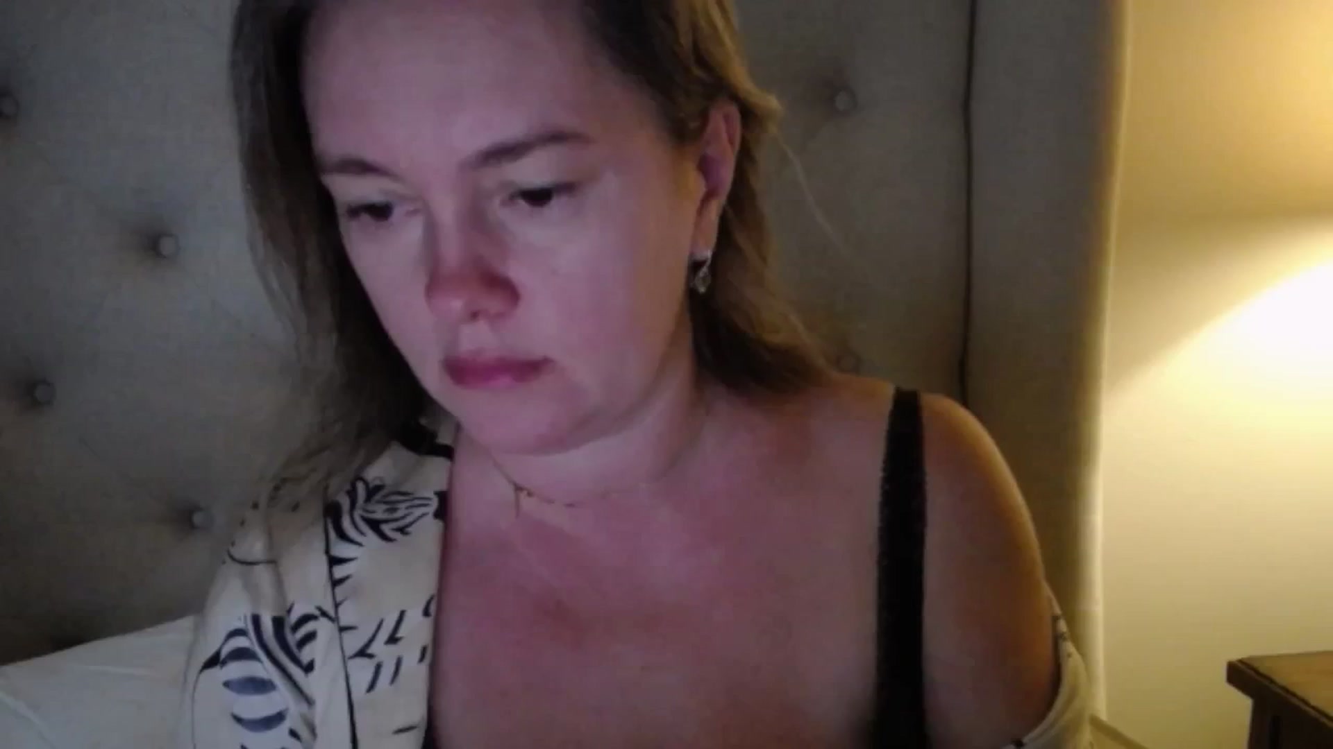 J0llye video thumbnail