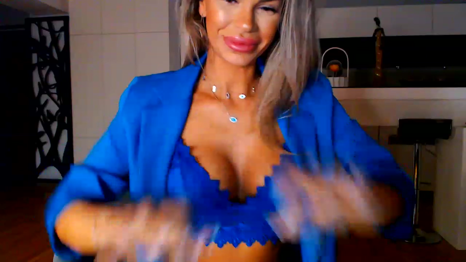 D_y_y video thumbnail