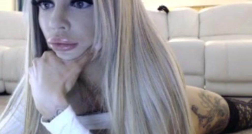 BellaReis video thumbnail