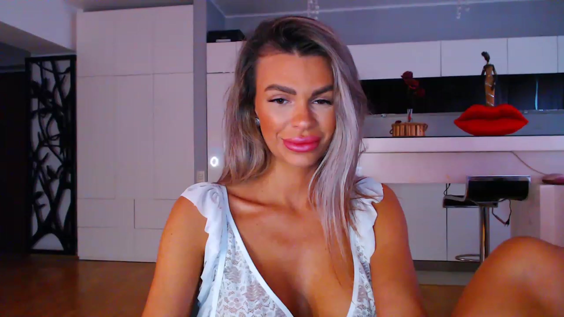 D_y_y video thumbnail