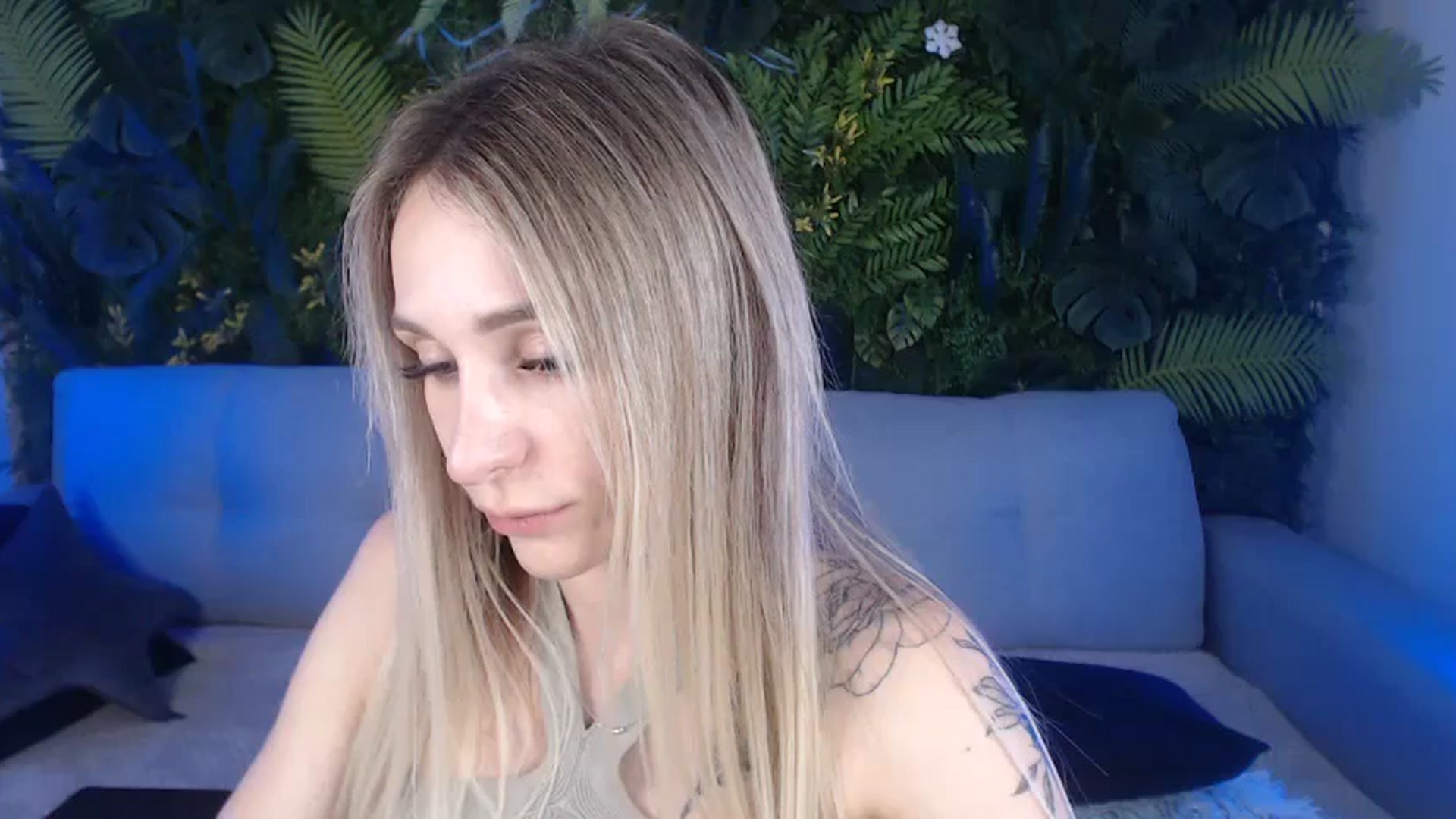 Horny_Blond video thumbnail
