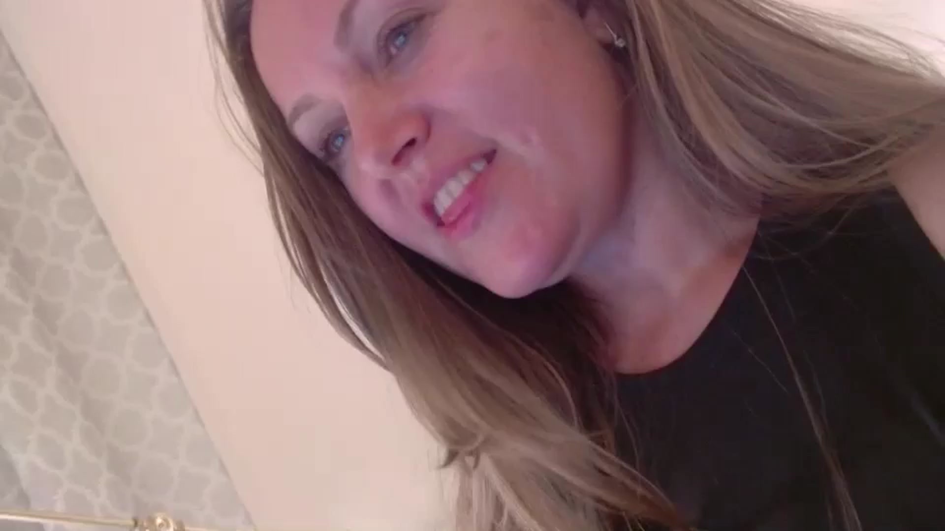 JustLily video thumbnail