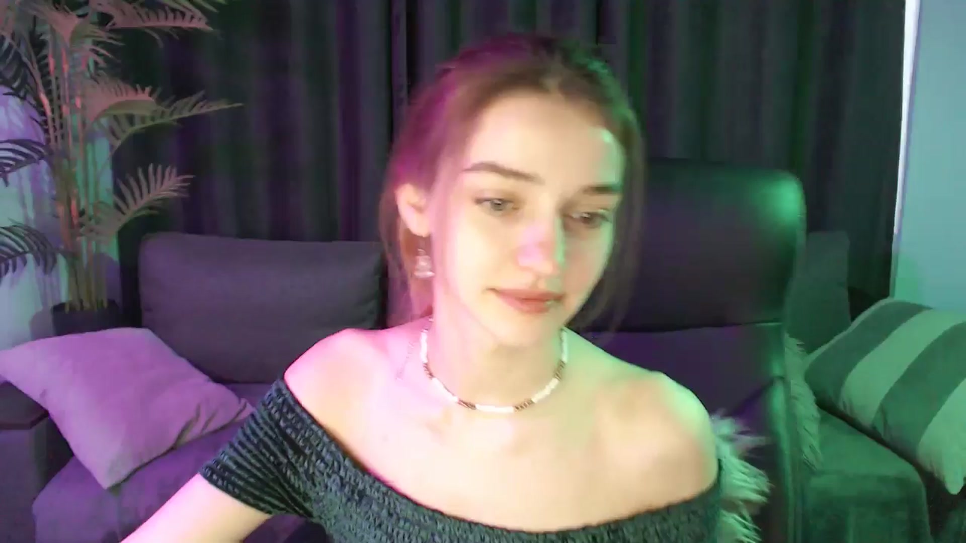 LaraMinx video thumbnail