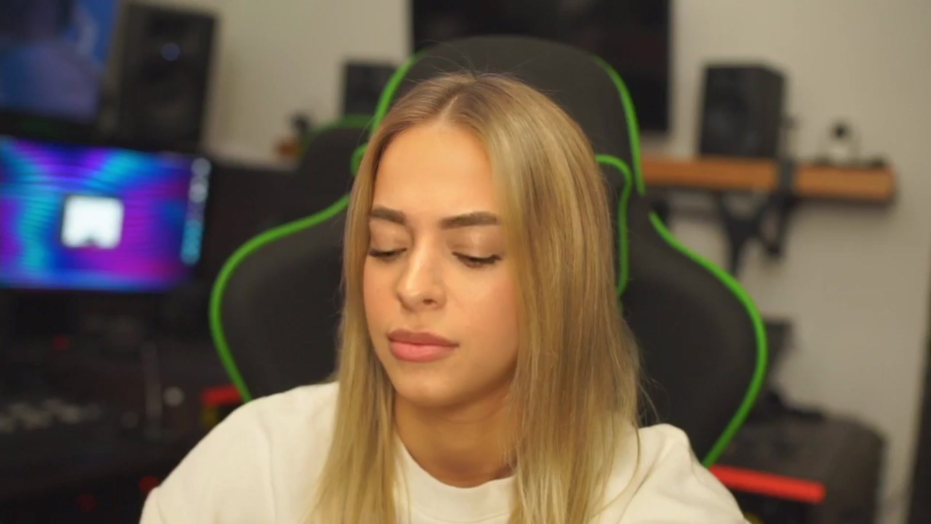 ClipPetite video thumbnail