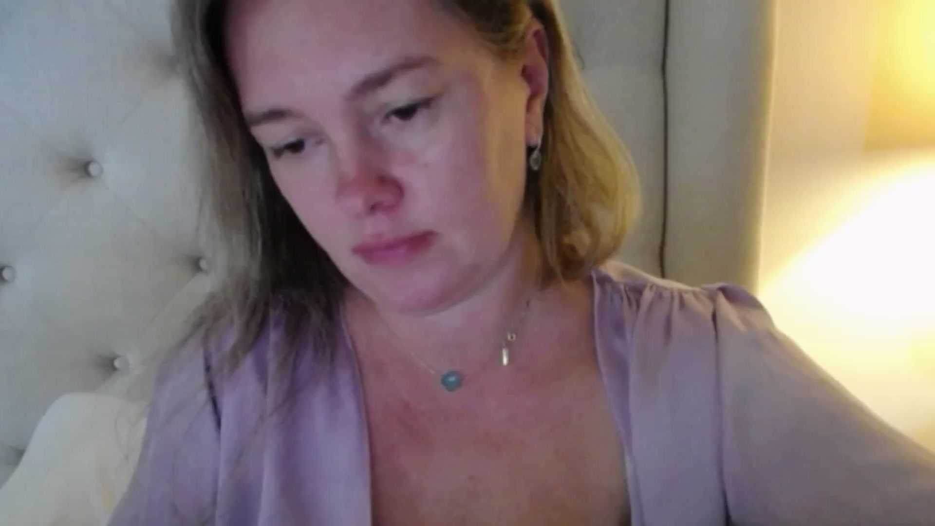 J0llye video thumbnail