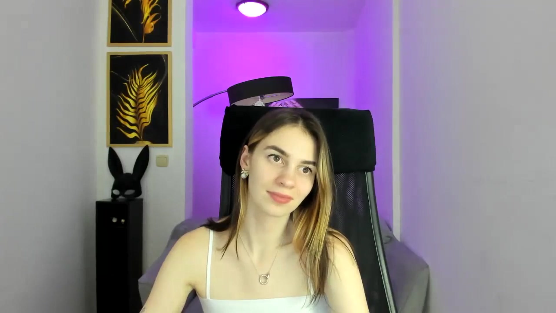 MileyBee video thumbnail