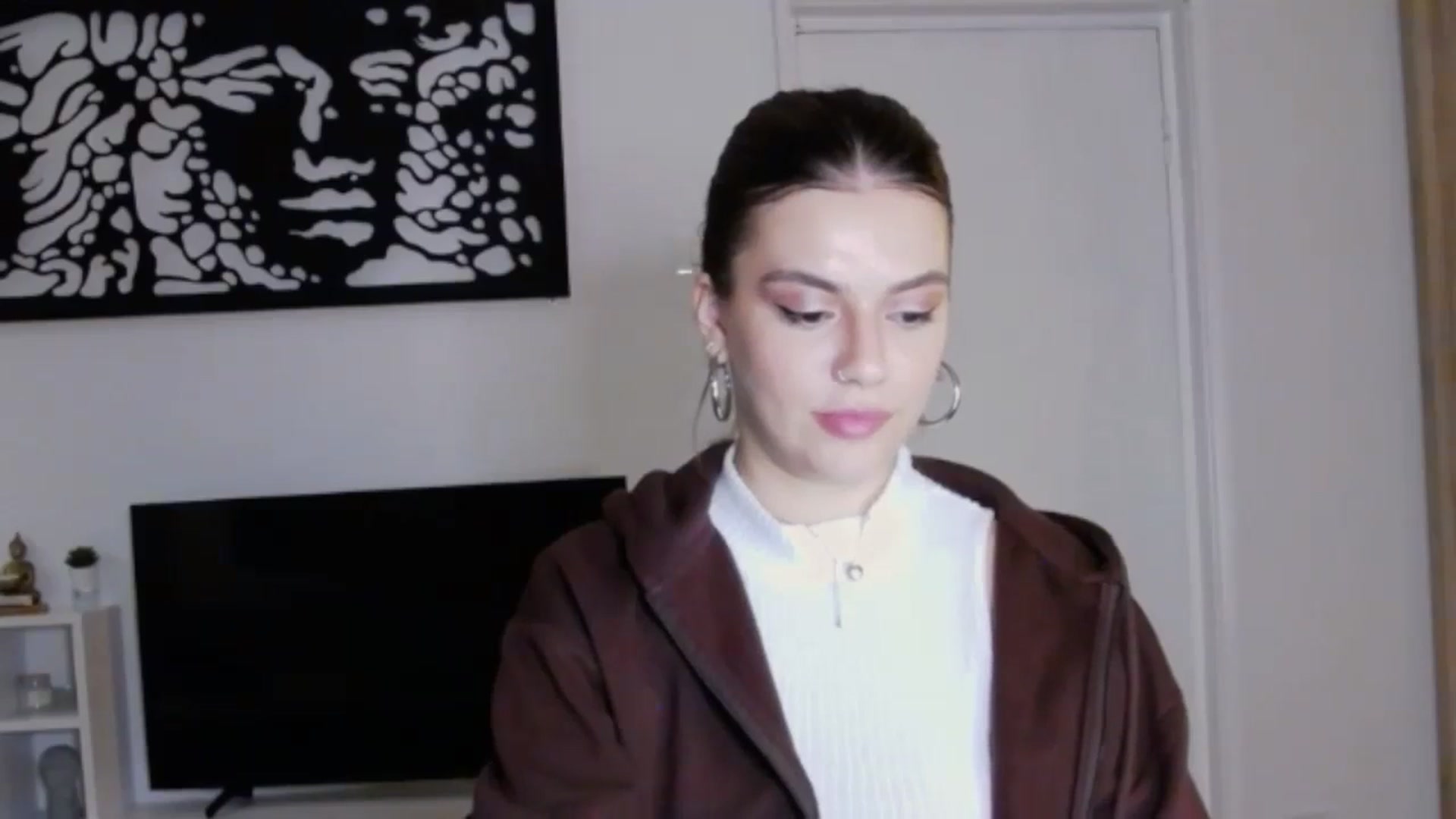 RiriBee video thumbnail