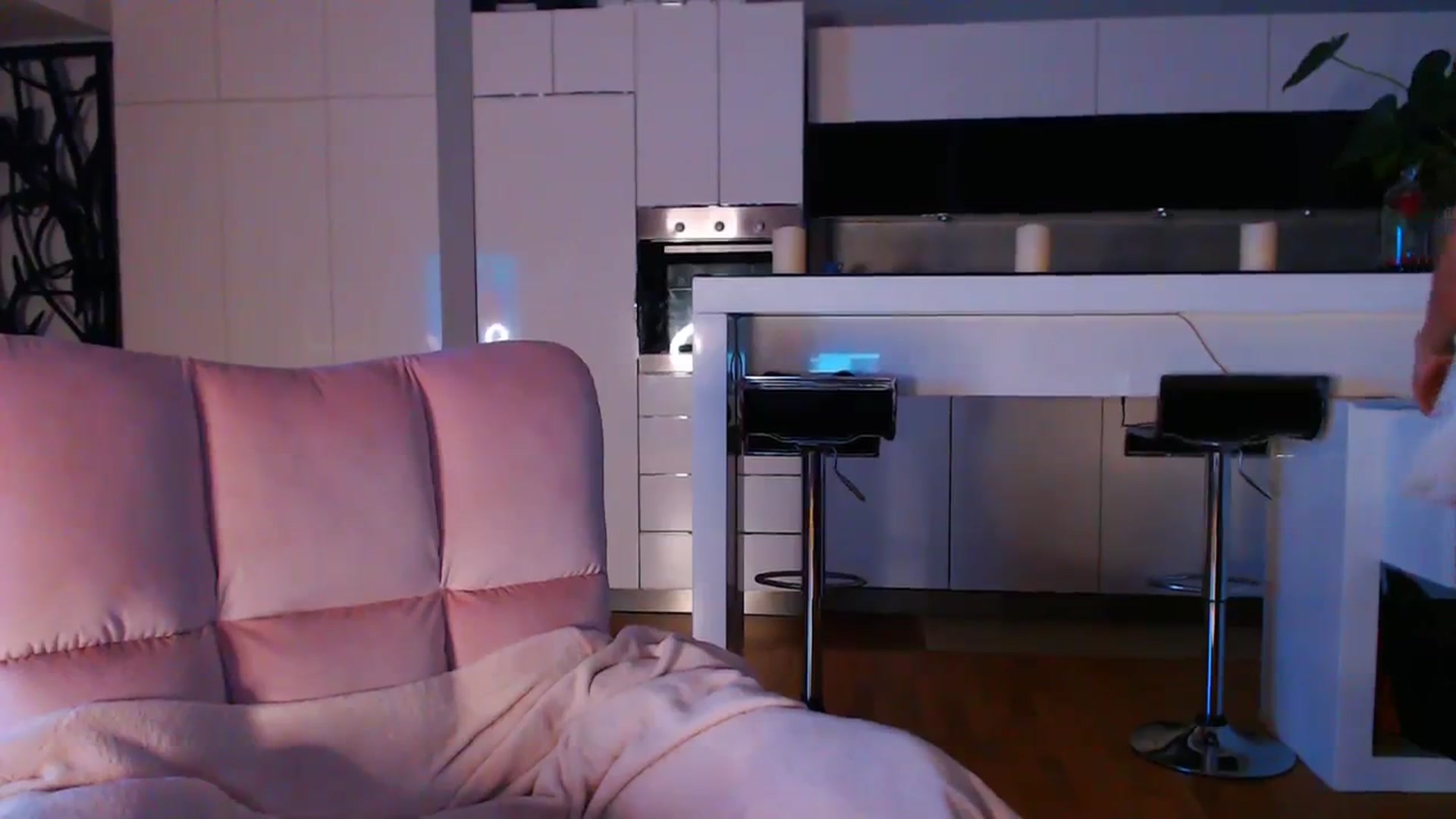 D_y_y video thumbnail