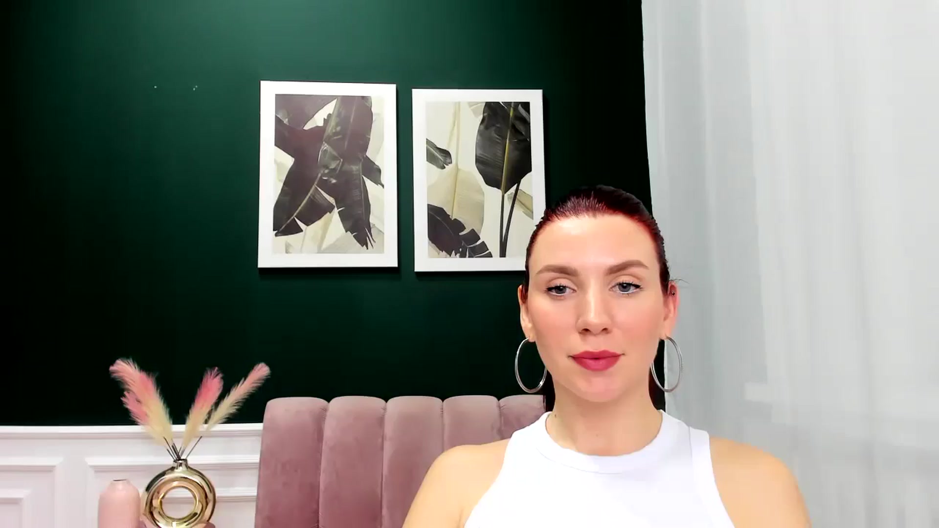 MiaLuxe video thumbnail