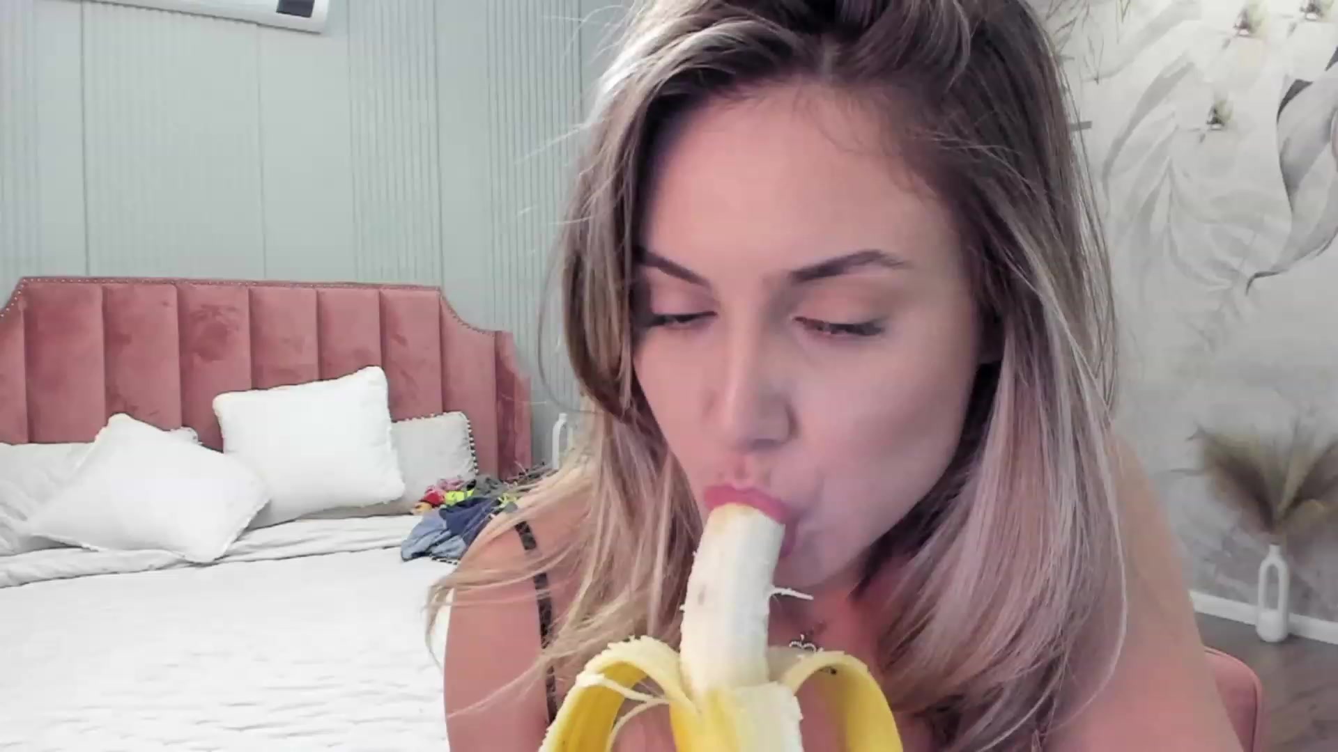 NellieCutest video thumbnail