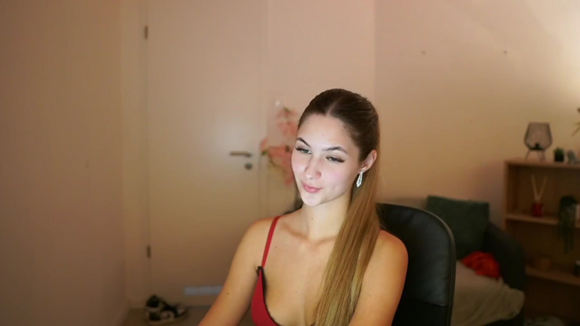 CuteGirl_18 video thumbnail