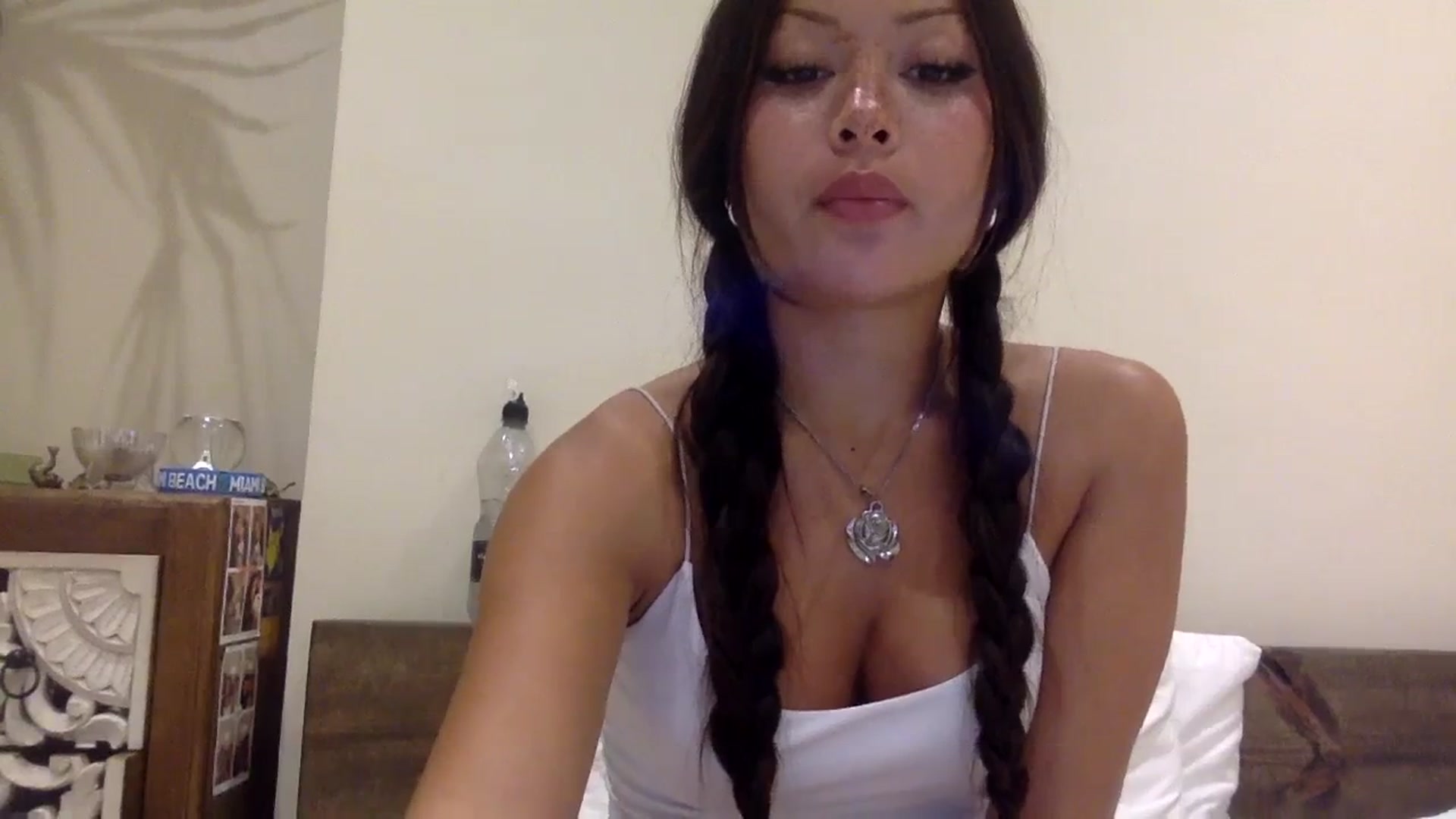 Miss_emiko video thumbnail